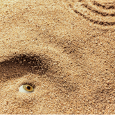 avoir du sable dans les yeux